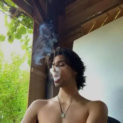 彭傲南 彭傲南